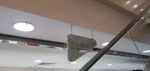 DƬ